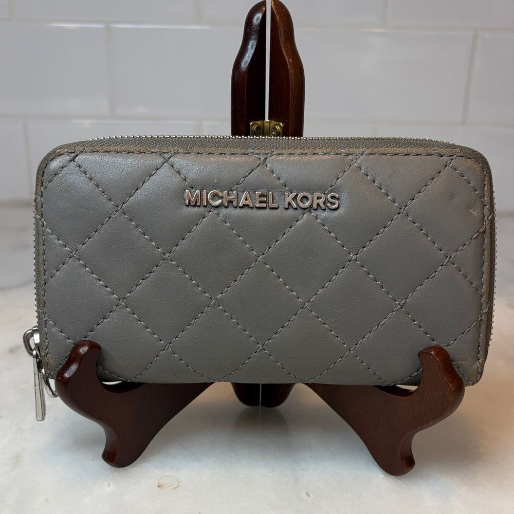 Michael Kors Jet Set Wallet Travel Quilted Leather Continental Full Zip